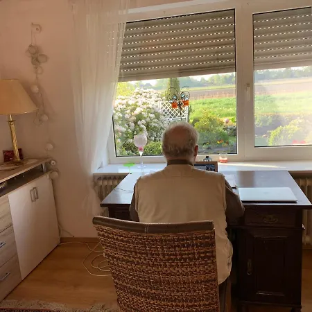 Kleines Ostfriesenhaus Mitten Im Gruenen, Mindestaufenthalt 3 Tage, Bitte Vorher Anfragen, Endreinigung 60 Vor Ort An Hausverwalter, Tier Pro Tag 5 Apartment *