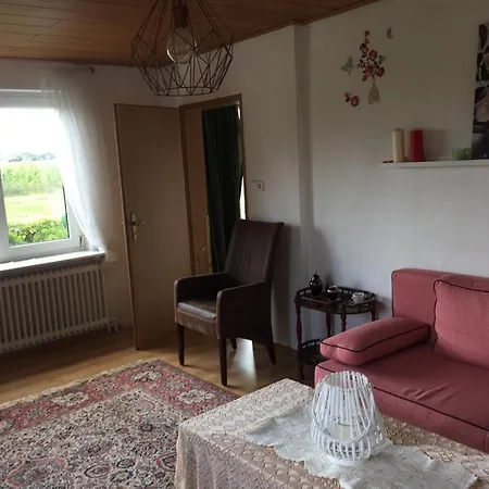 Apartment Kleines Ostfriesenhaus Mitten Im Gruenen, Mindestaufenthalt 3 Tage, Bitte Vorher Anfragen, Endreinigung 60 Vor Ort An Hausverwalter, Tier Pro Tag 5 Osteel