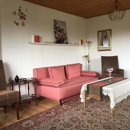Apartment Kleines Ostfriesenhaus Mitten Im Gruenen, Mindestaufenthalt 3 Tage, Bitte Vorher Anfragen, Endreinigung 60 Vor Ort An Hausverwalter, Tier Pro Tag 5