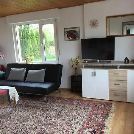 Kleines Ostfriesenhaus Mitten Im Gruenen, Mindestaufenthalt 3 Tage, Bitte Vorher Anfragen, Endreinigung 60 Vor Ort An Hausverwalter, Tier Pro Tag 5