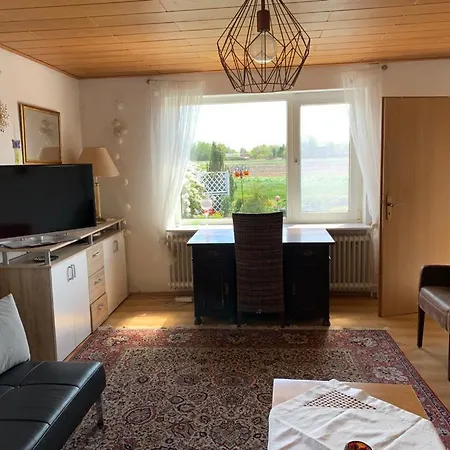 Kleines Ostfriesenhaus Mitten Im Gruenen, Mindestaufenthalt 3 Tage, Bitte Vorher Anfragen, Endreinigung 60 Vor Ort An Hausverwalter, Tier Pro Tag 5 *